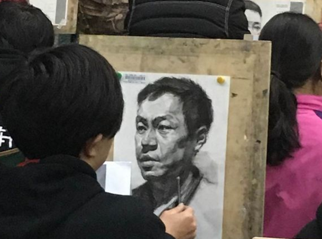 江苏美术统考低分试卷流出，成绩只是刚刚及格，画成什么样都有