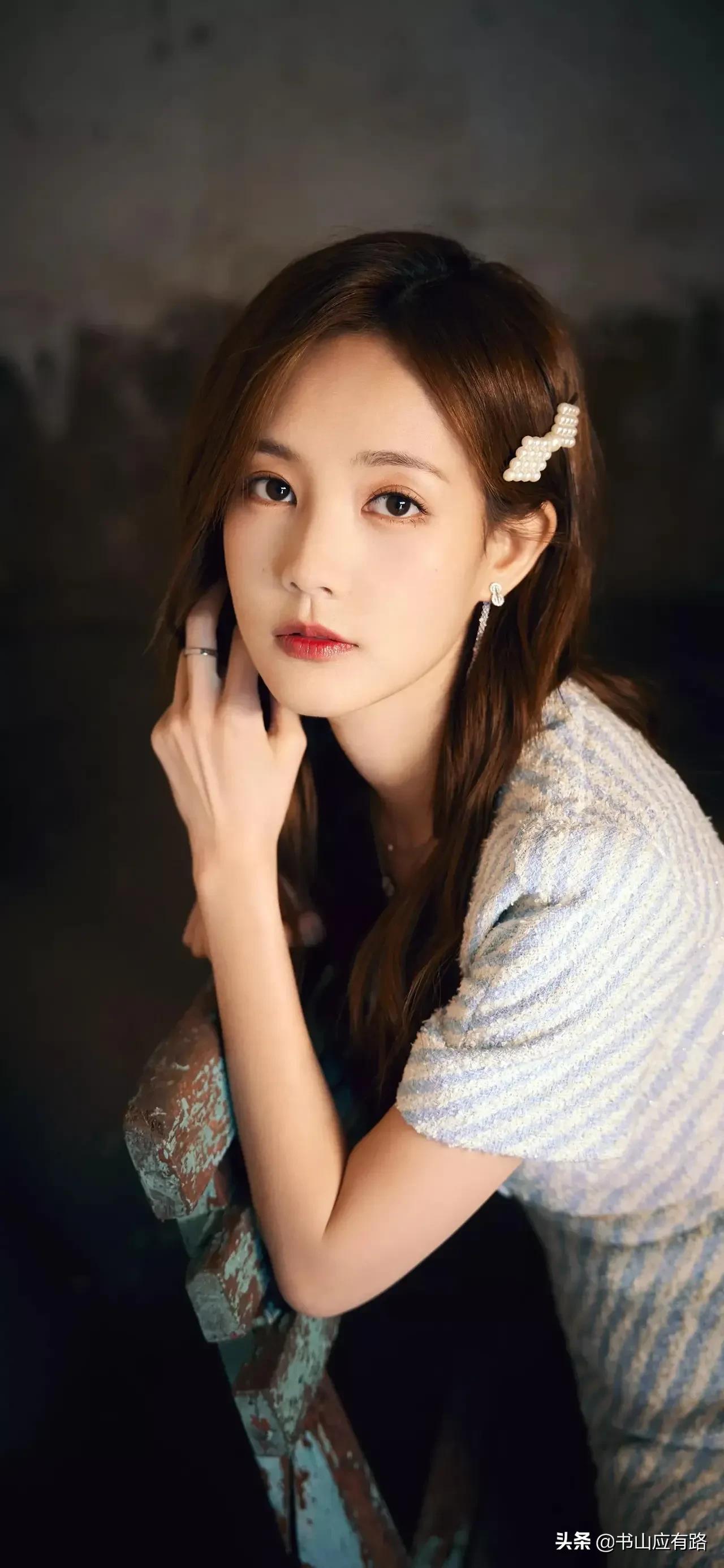 李一桐：长相甜美、清纯靓丽的90后小花旦