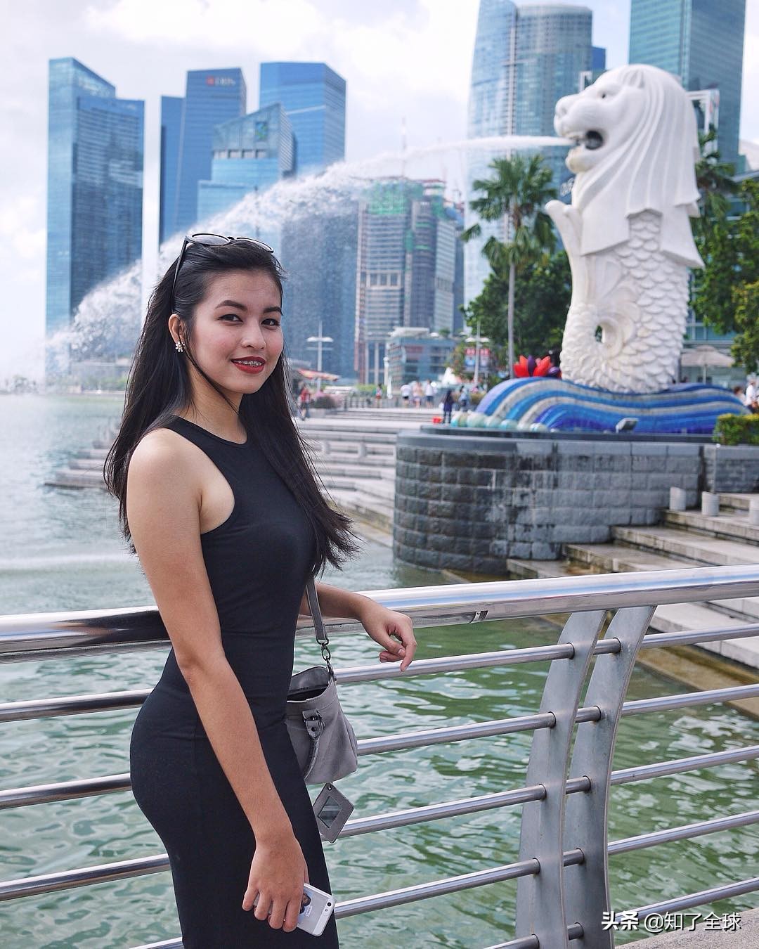 菲律宾美女精致的面容、凹凸的身材，还有一个人们都喜欢的优点