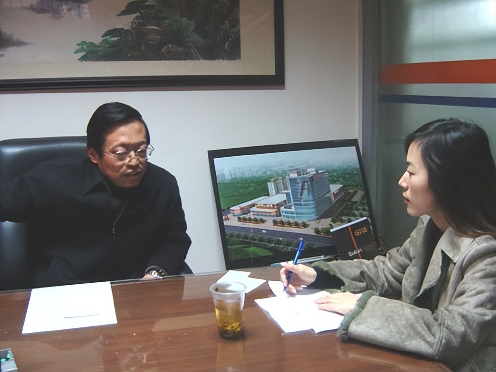 7年前43岁母亲不顾众人反对，强行将子宫移植给女儿，后来怎样了