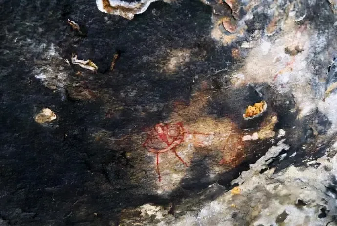 印度外星人壁画(印度发现万年前壁画，图中惊现外星人和UFO)