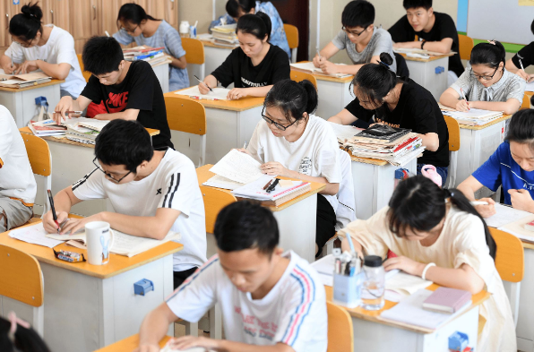 湖南学霸不想被保送清华，高考分数出来以后，网友感叹：翻车了