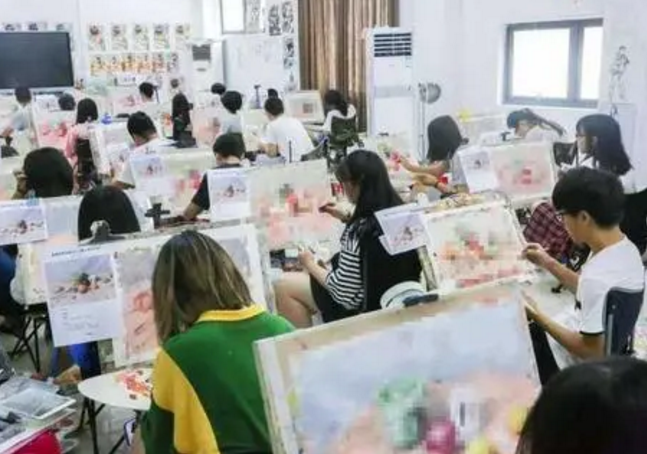 江苏美术统考低分试卷流出，成绩只是刚刚及格，画成什么样都有