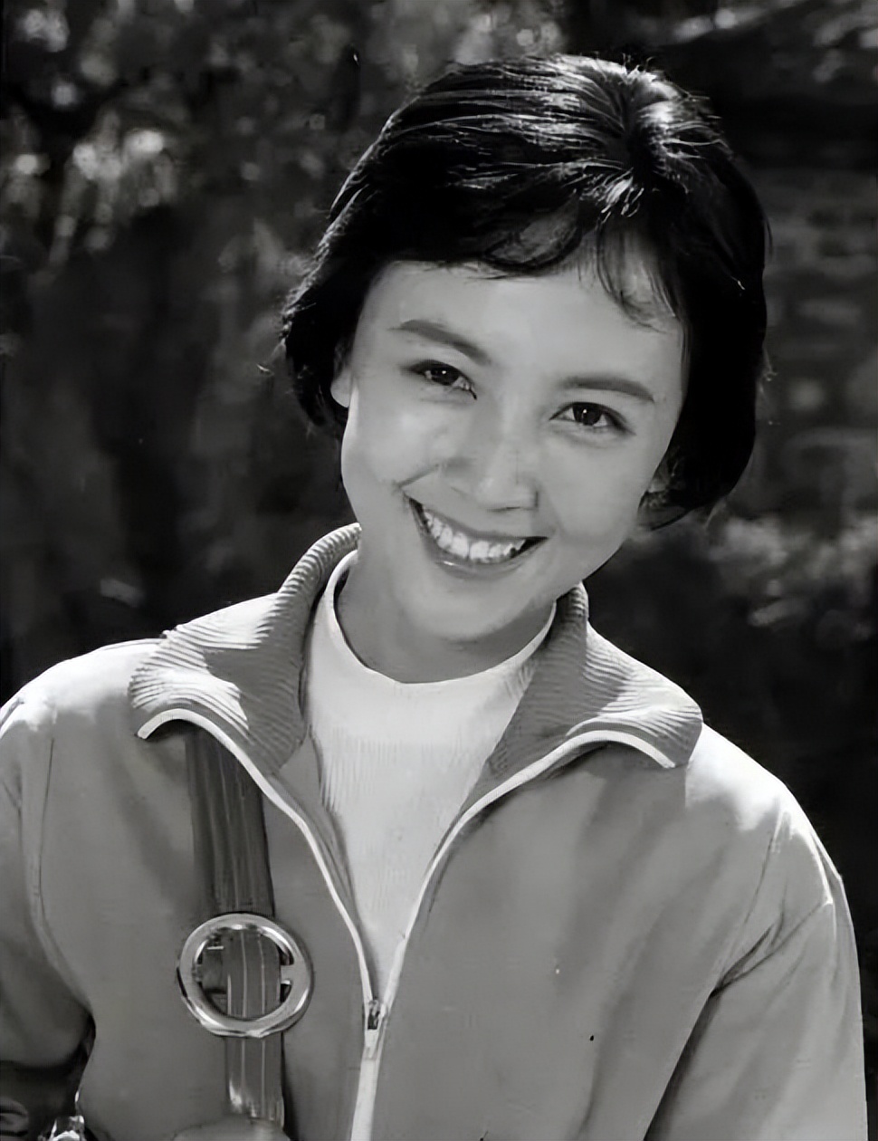 赵静:出演《海之恋》成名,22岁嫁给平凡丈夫,如今夫妻恩爱43年