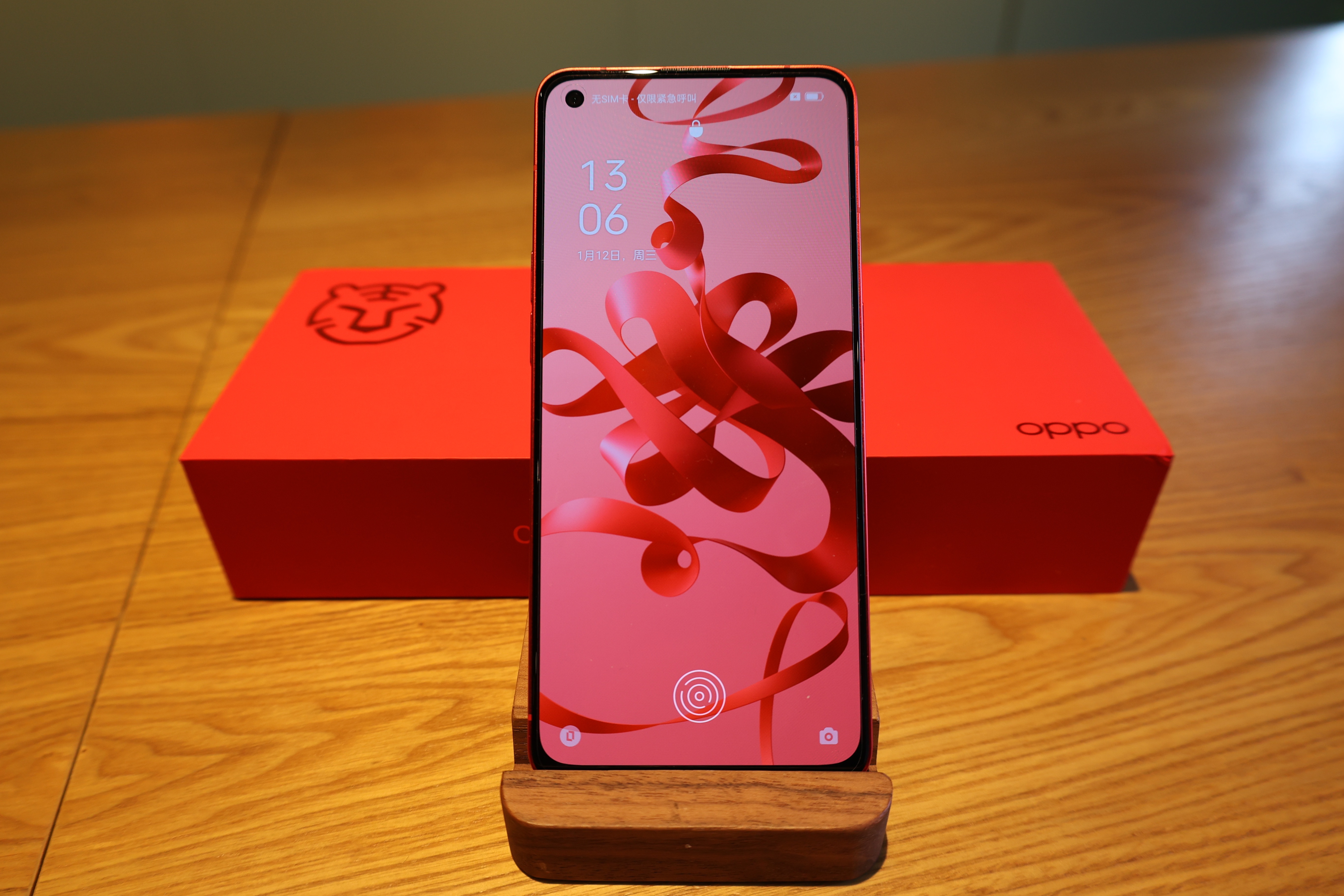 OPPOReno7紅絲絨限定版，今年的年味就靠它了