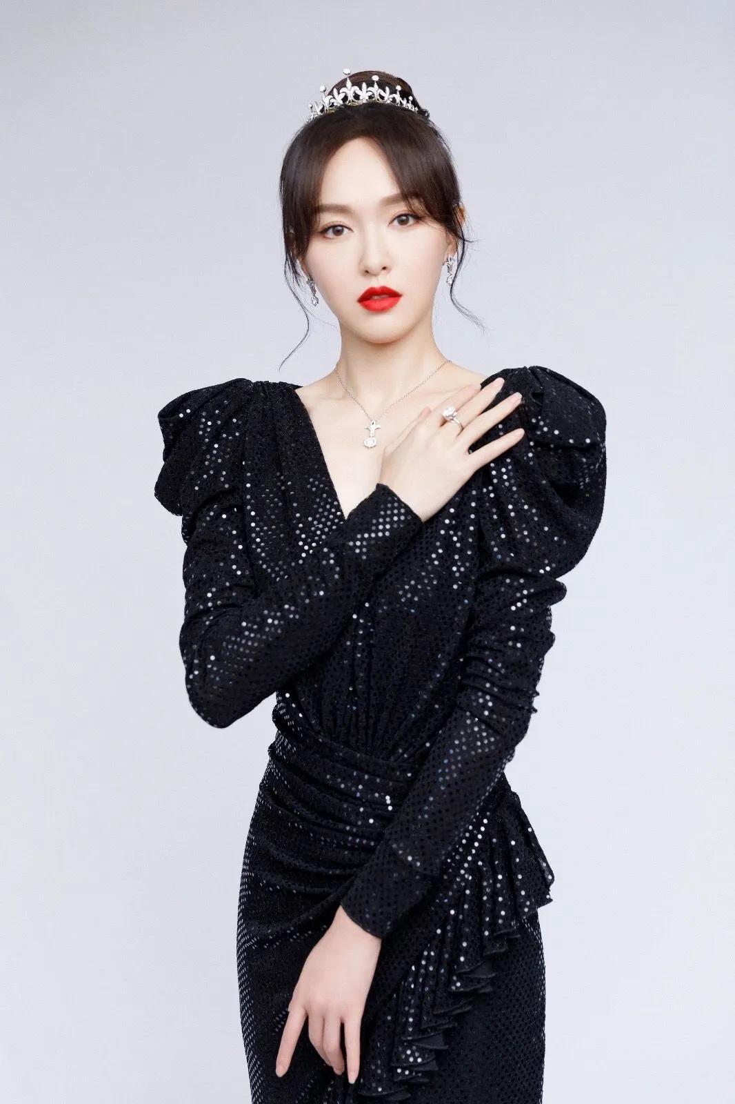 唐嫣黑白长裙宛如公主