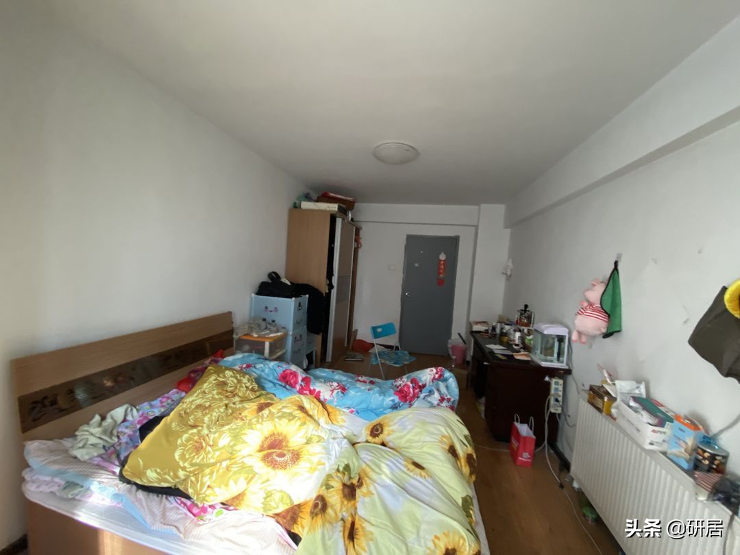 暗黑跑道房成功逆袭：70㎡老破小重改造，现在的家温暖浪漫很治愈