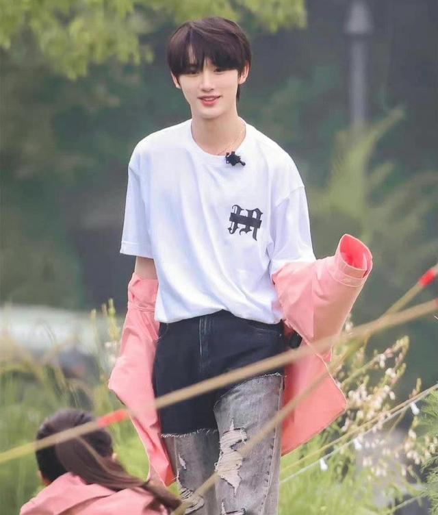 杨幂、丁程鑫参加花儿与少年第四季，旅行开始了