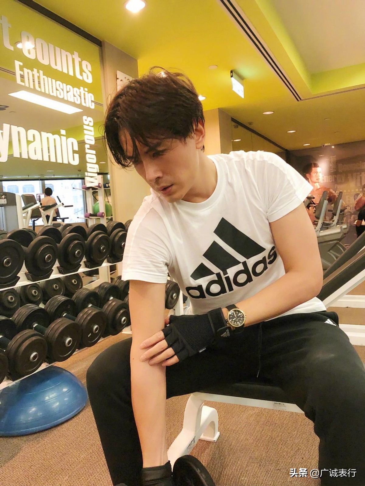 演员郑元畅戴的都是些什么手表(各明星戴的手表)