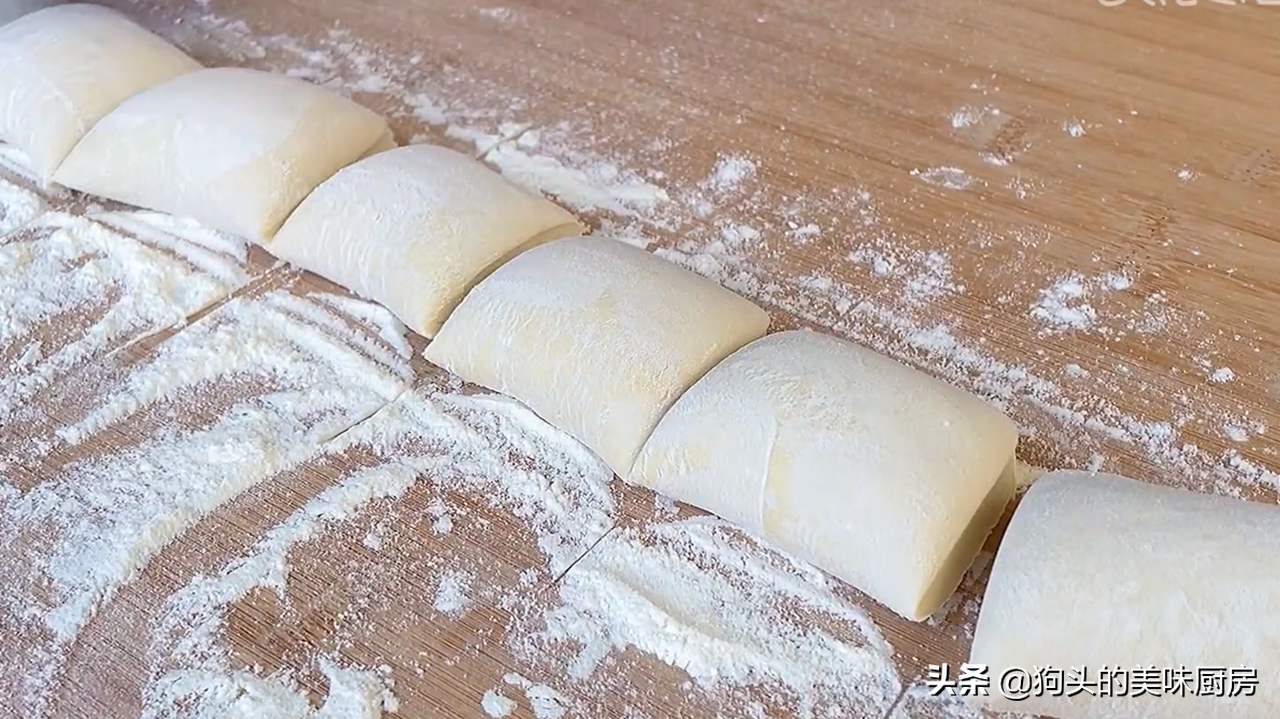 原来蔬菜加面粉这么香？卷一卷上锅一蒸，营养丰富味道鲜美，真香