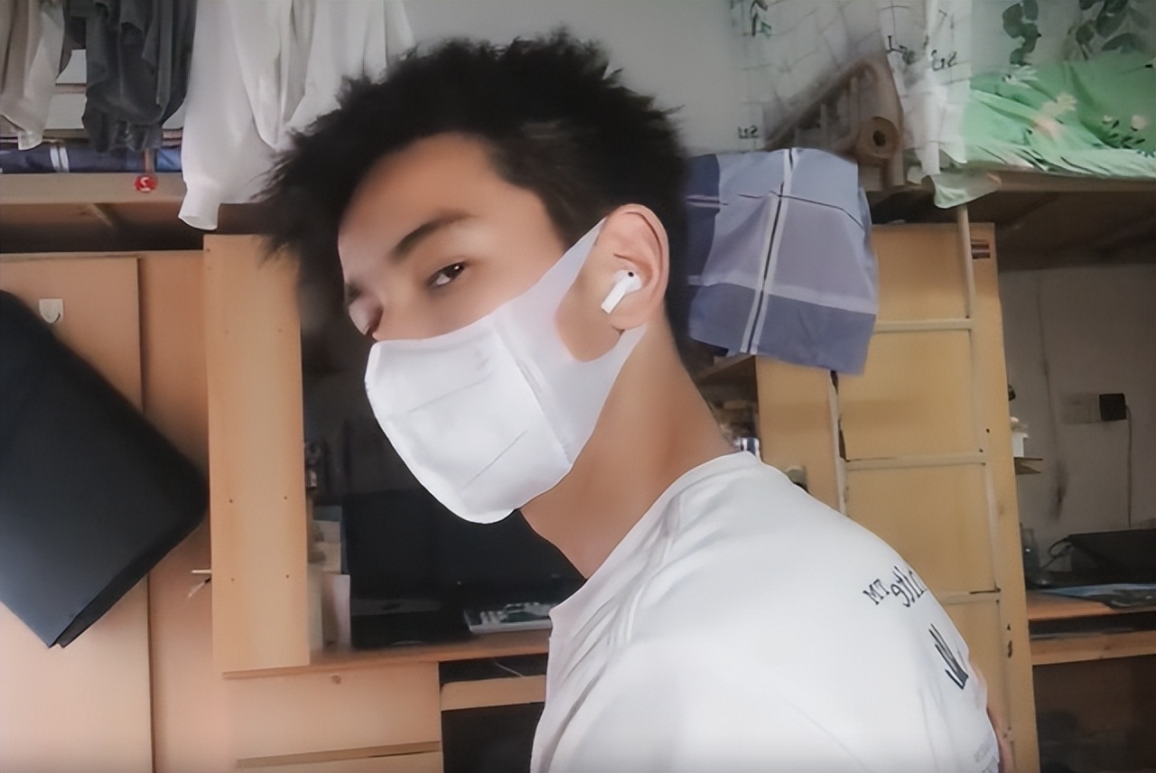 大学帅哥（武汉大学帅哥学霸）