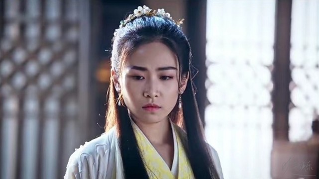 刘美彤出生于1996年,毕业于上海戏剧学院表演系,2016年以《如懿传》