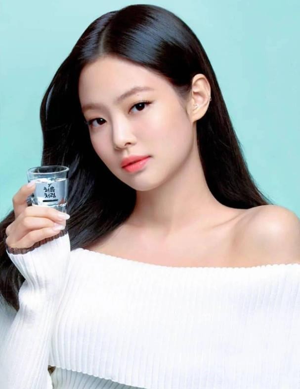 裴珠泫代言仅1年，品牌却急忙换回IU，Jennie接替秀智代言惹争议