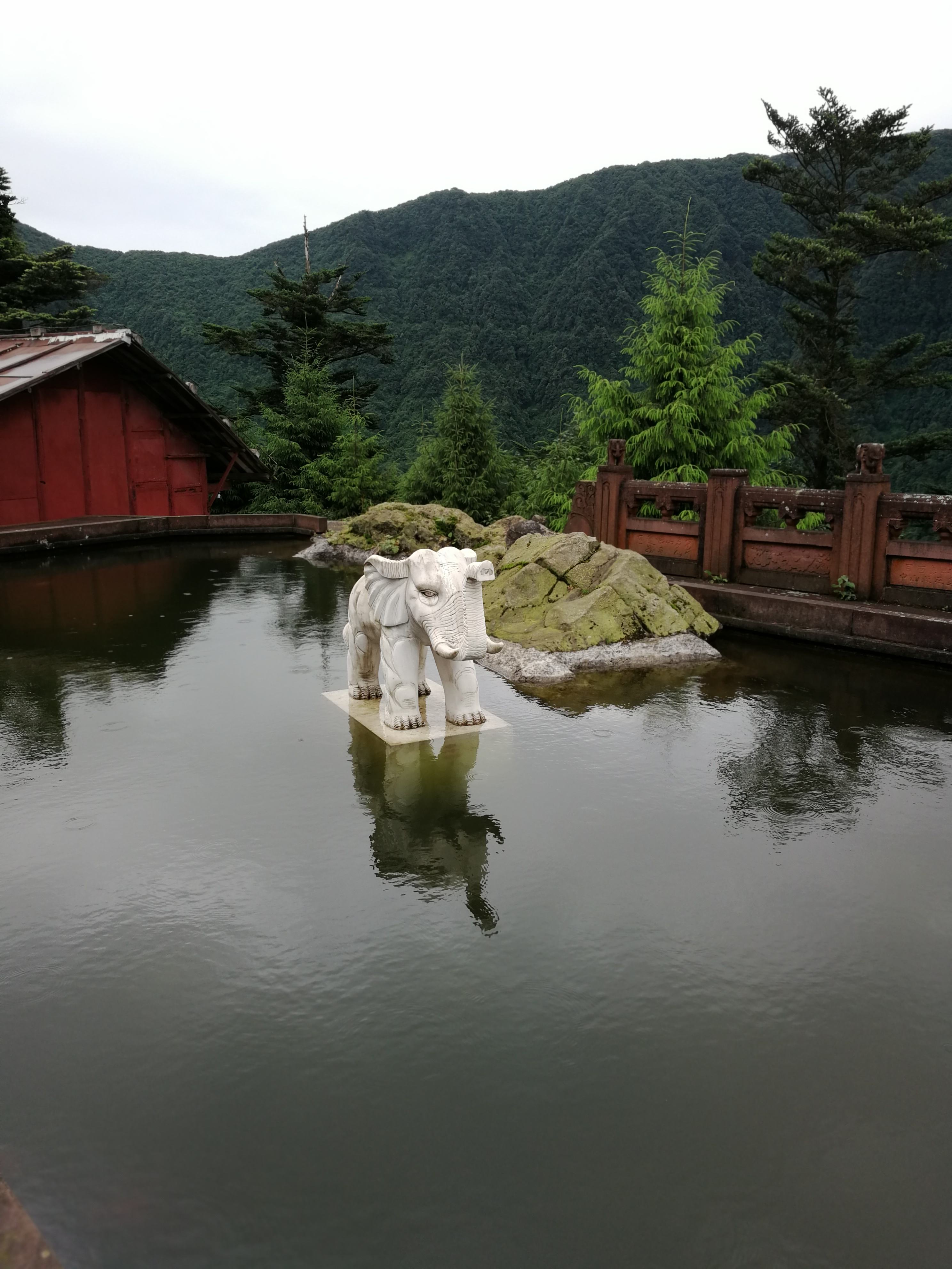 峨眉山洗象池图片