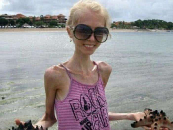 1450斤的"超大美女",嫁高富帅后生下2子,如今过得怎么样了?