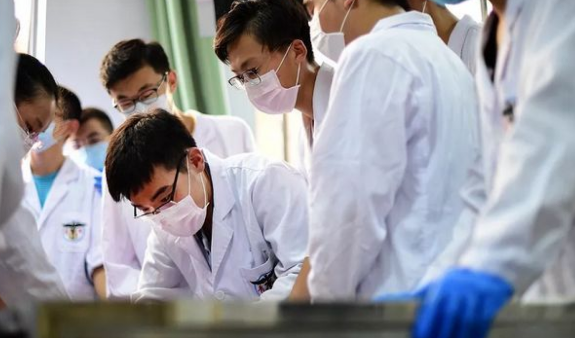 这所医药类拥有A+学科却没入选“双一流”，原因都有哪些？