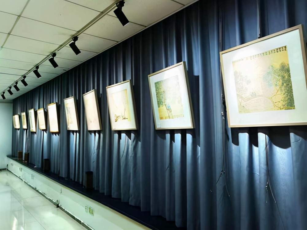 为期两个月“西凤腾翔·八家济美”江西书画名家精品展在南昌举行