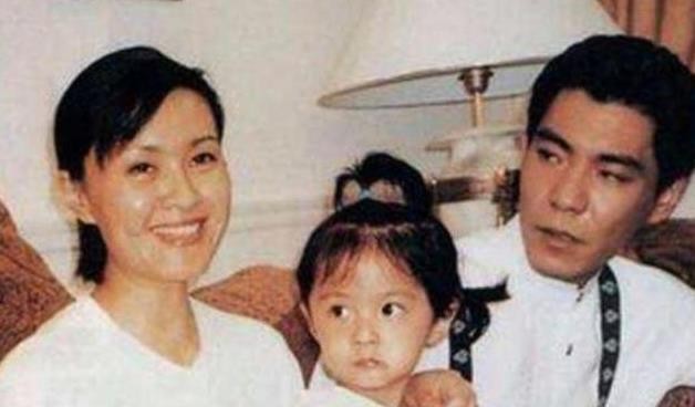 春晚十大美女主持，有的成为冻龄女神，有的结局让人唏嘘