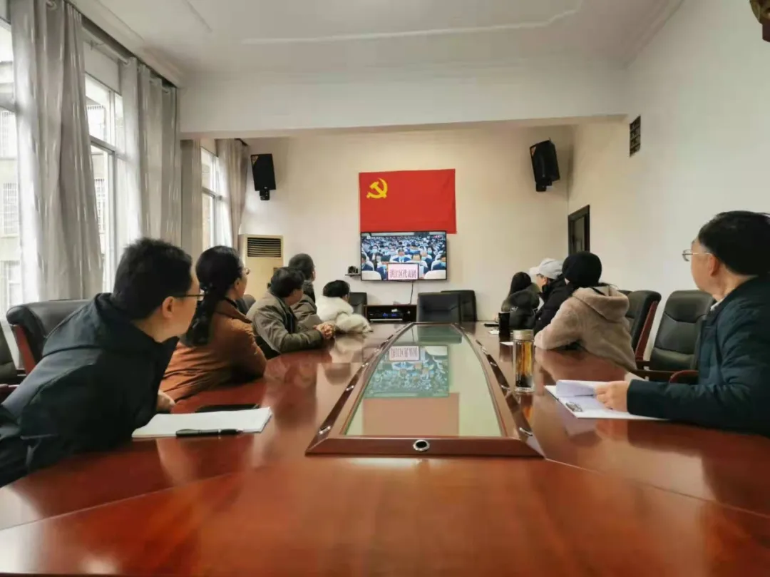 【图集】全市人大系统集中收看市六届人大一次会议开幕式