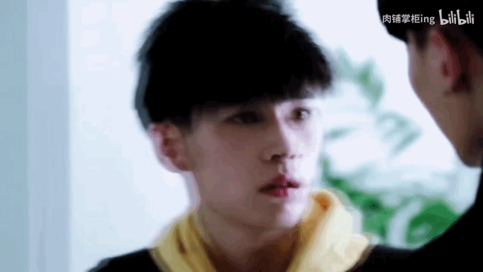 “王治水”变身“北漂青年”，梁雪峰这段即兴表演看破防了