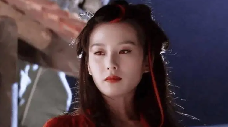 给“公主演得最好的10个演员”排个名，戚薇倒数，赵丽颖仅排第五