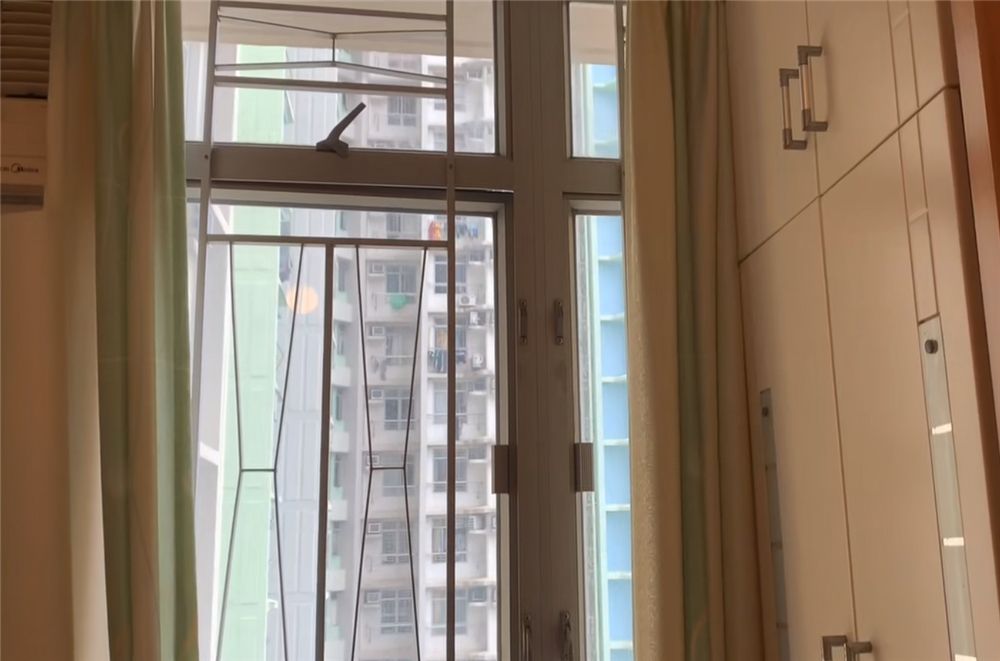 夫妻俩香港“郊区”39㎡小家：房子老旧却收拾得很整洁，乱中有序