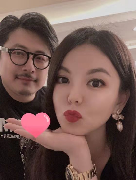 王岳伦与美女约会被拍（王岳伦深夜搂美女回酒店）