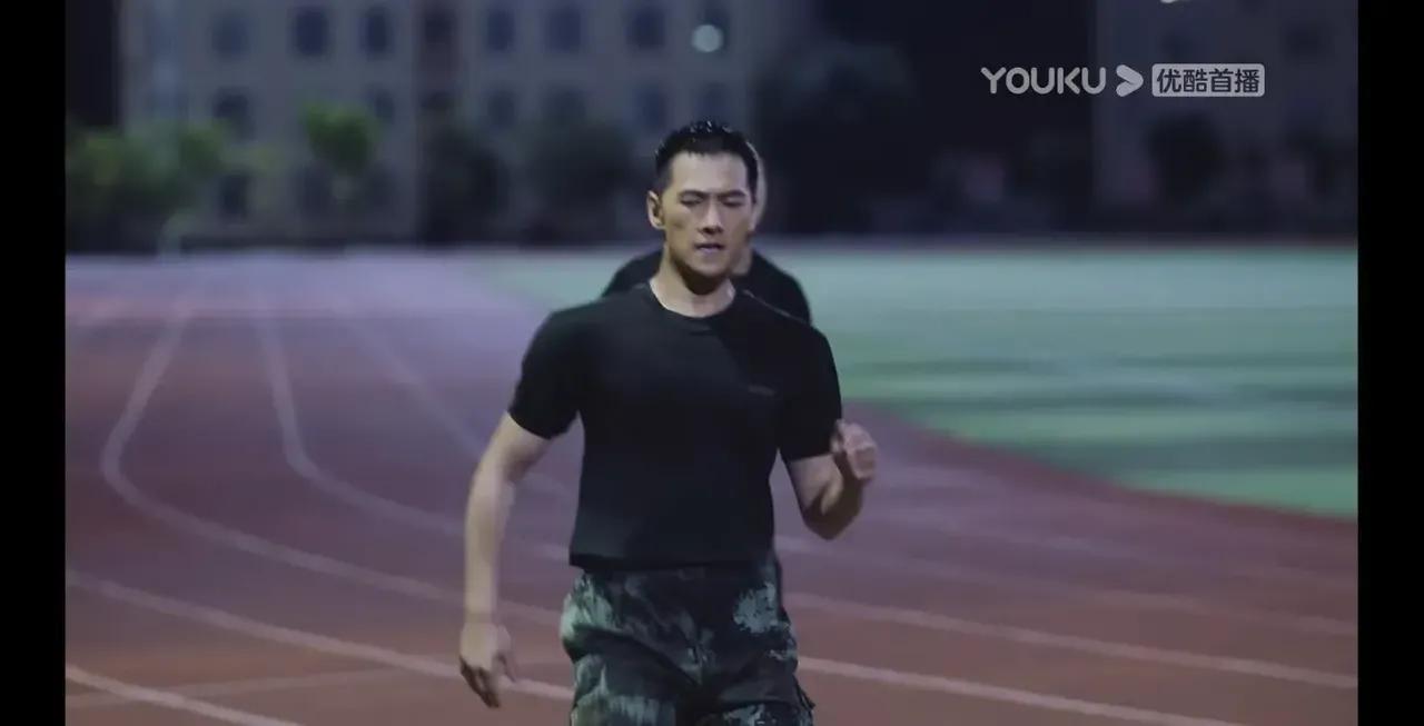 特战荣耀：燕破岳萧云杰因为这一举动被送进炊事班 两人到底有多冤