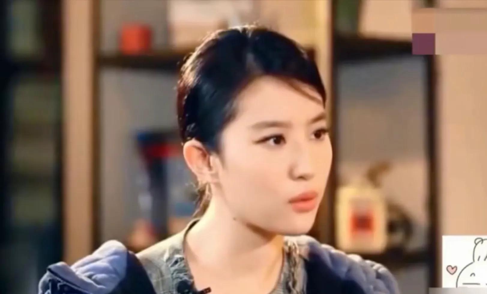 34岁的刘亦菲到底有多美，看呆台下一众明星