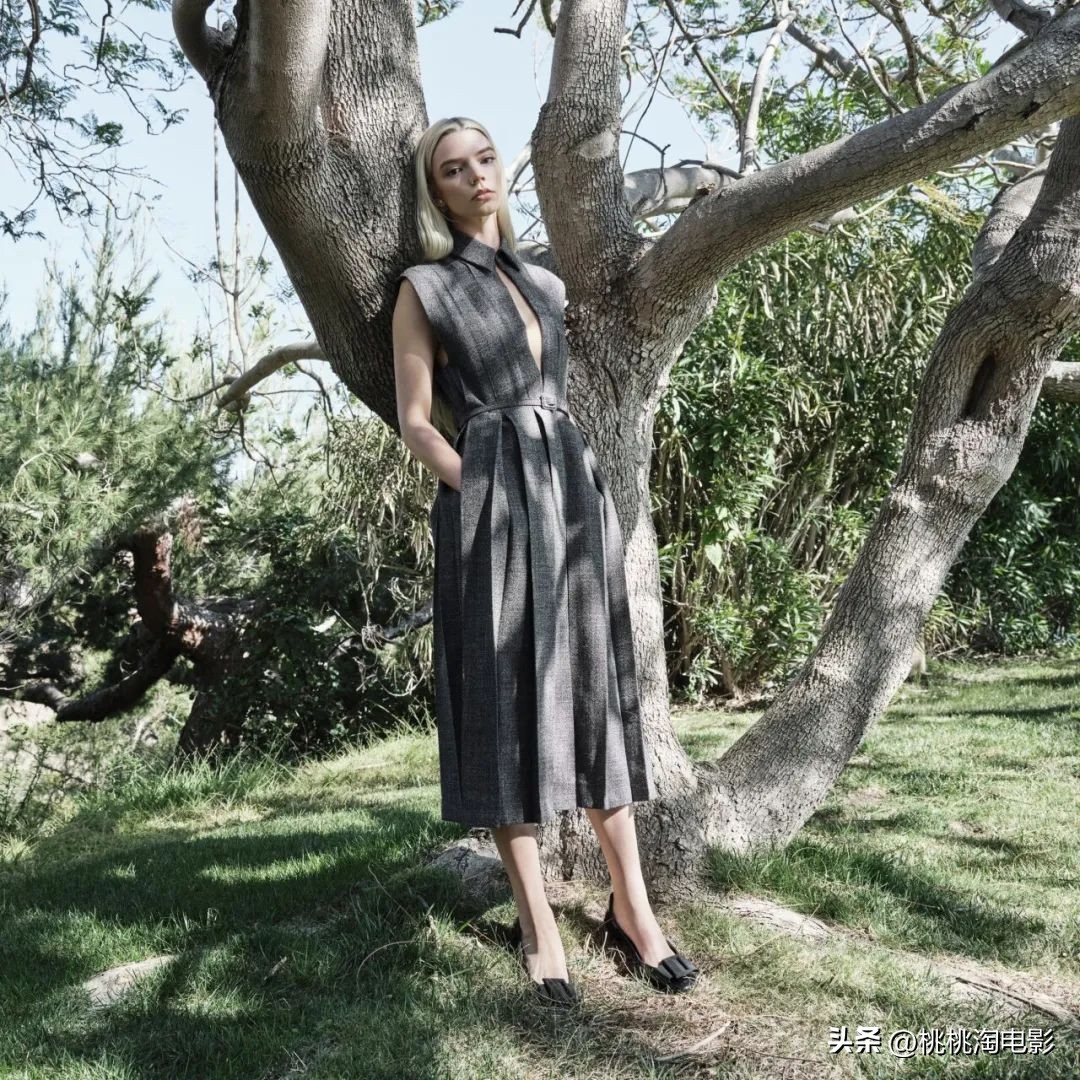 安雅·泰勒-乔伊澳版《VOGUE》封面大片，气质特别的精灵公主