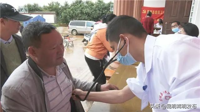 “健康嵩明·杏林先锋”，红色义诊进乡村