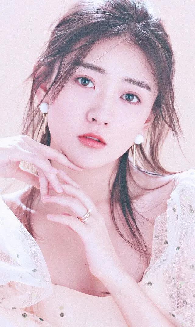 毛晓彤，赵露思，梁洁和胡意旋，谁最甜美