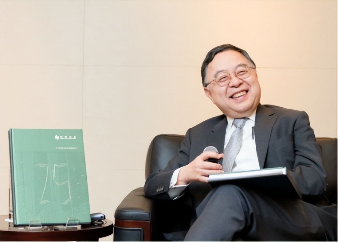 香港富豪陈启宗捐赠哈佛(香港富豪陈启宗,扭头向美国捐款200个亿)