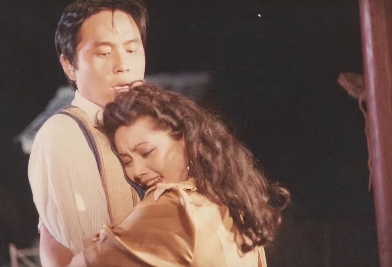 “薛宝钗”张莉身价过亿，56岁依旧未婚，终究难逃“红楼一梦”