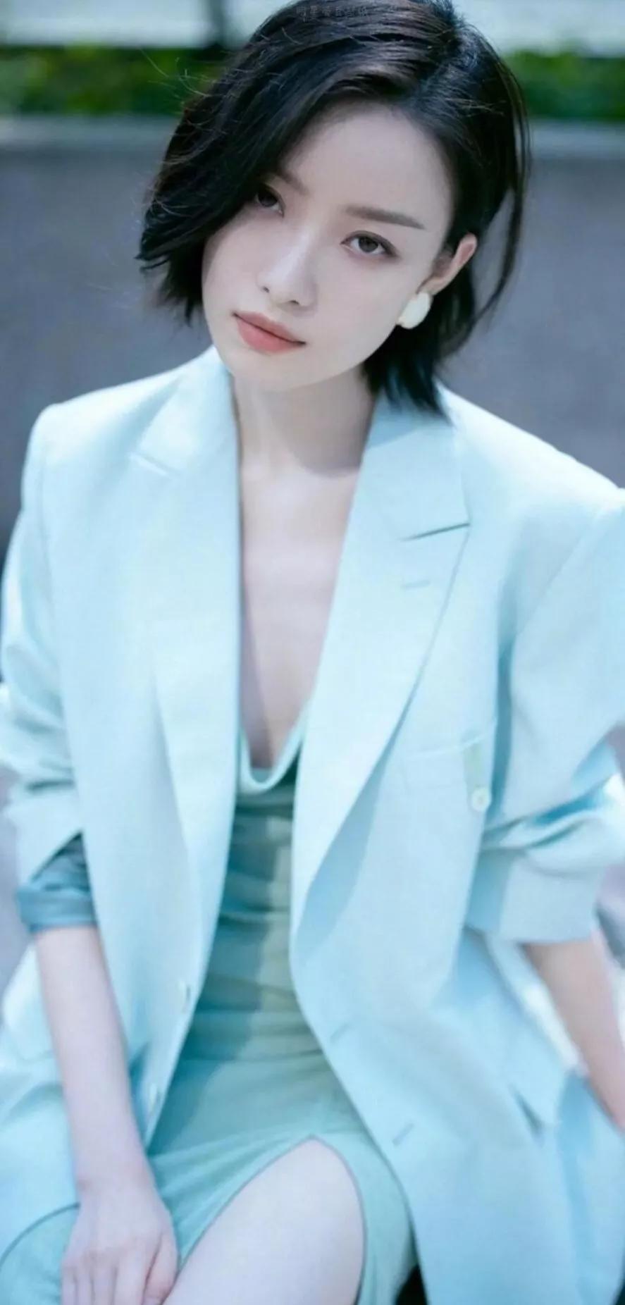 手机桌面，明星邓家佳和倪妮