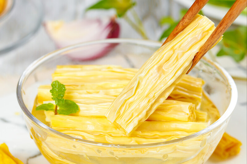 泡腐竹只懂加水，难怪泡不软有硬芯，教你2招，软而不烂有弹性