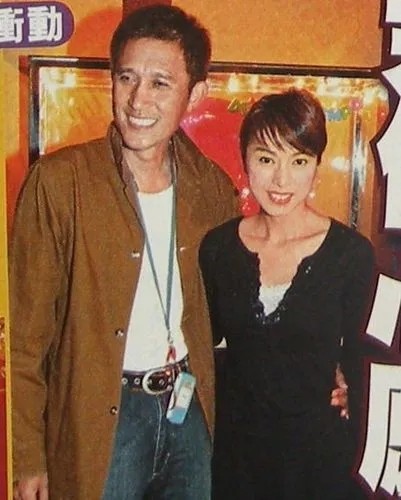 米雪：只恋爱不结婚，男友离世后带相片一起旅行，67岁单身也快乐