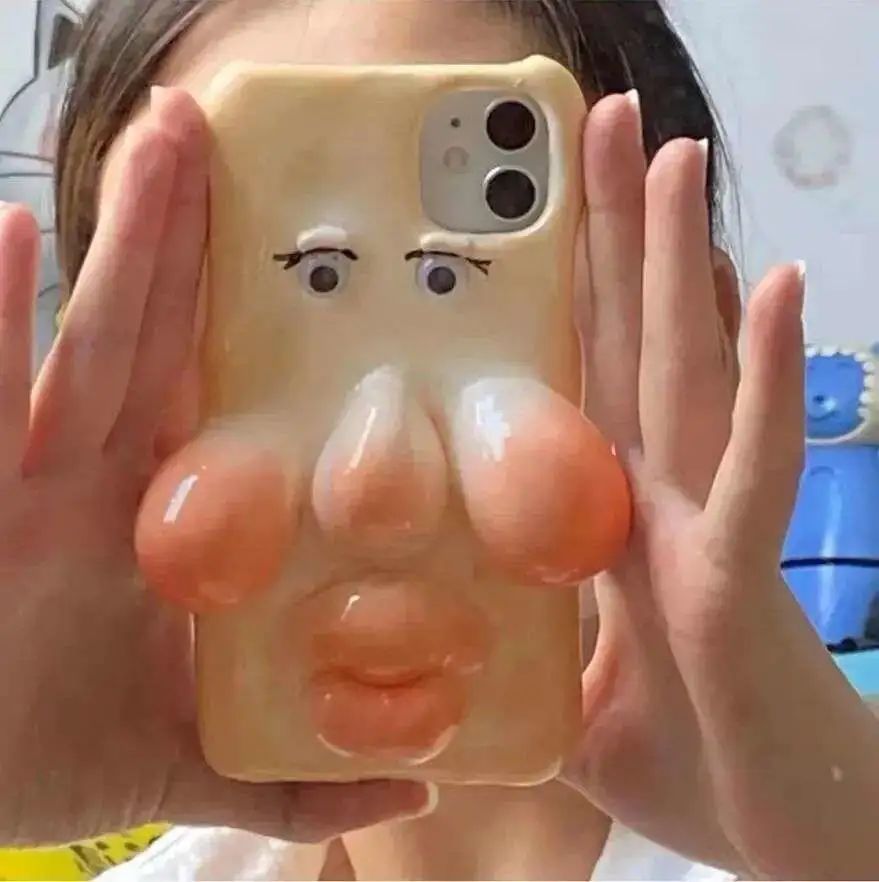 卖手机壳比卖手机赚钱？年轻人撑起的千亿生意