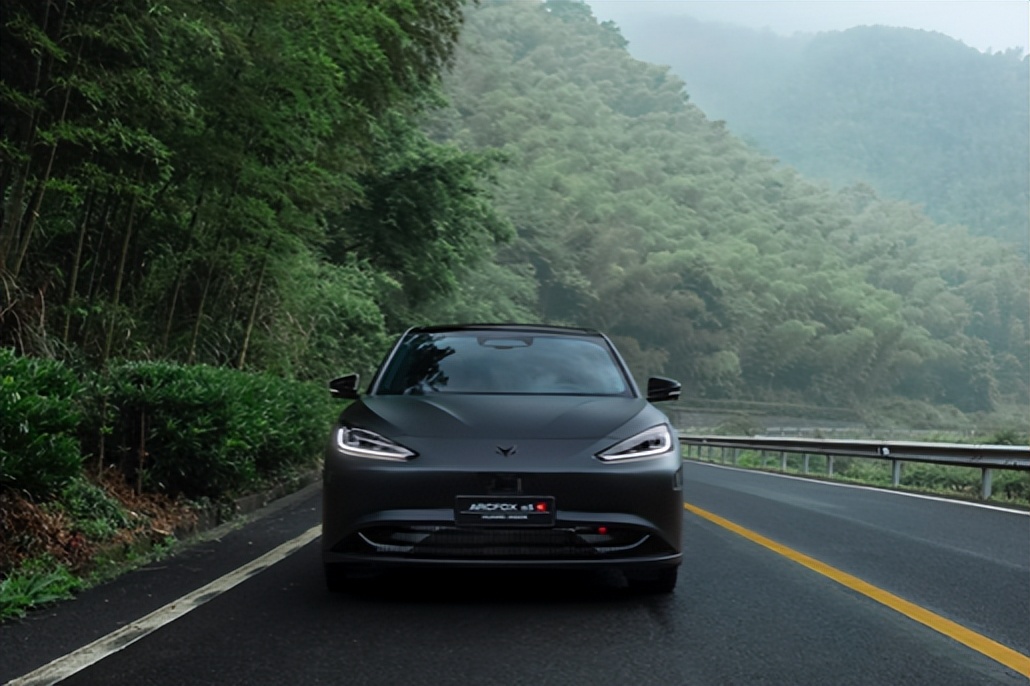 极狐阿尔法S全新HI版来袭 宁波车展最大咖就是TA