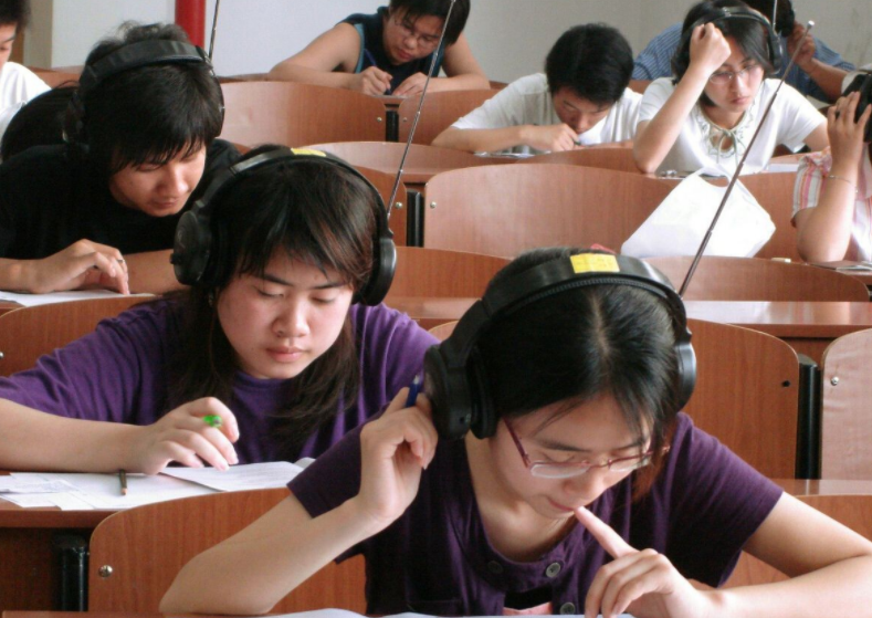 英语四六级考试要求有变，有些学生无法报名，希望你不是其中之一