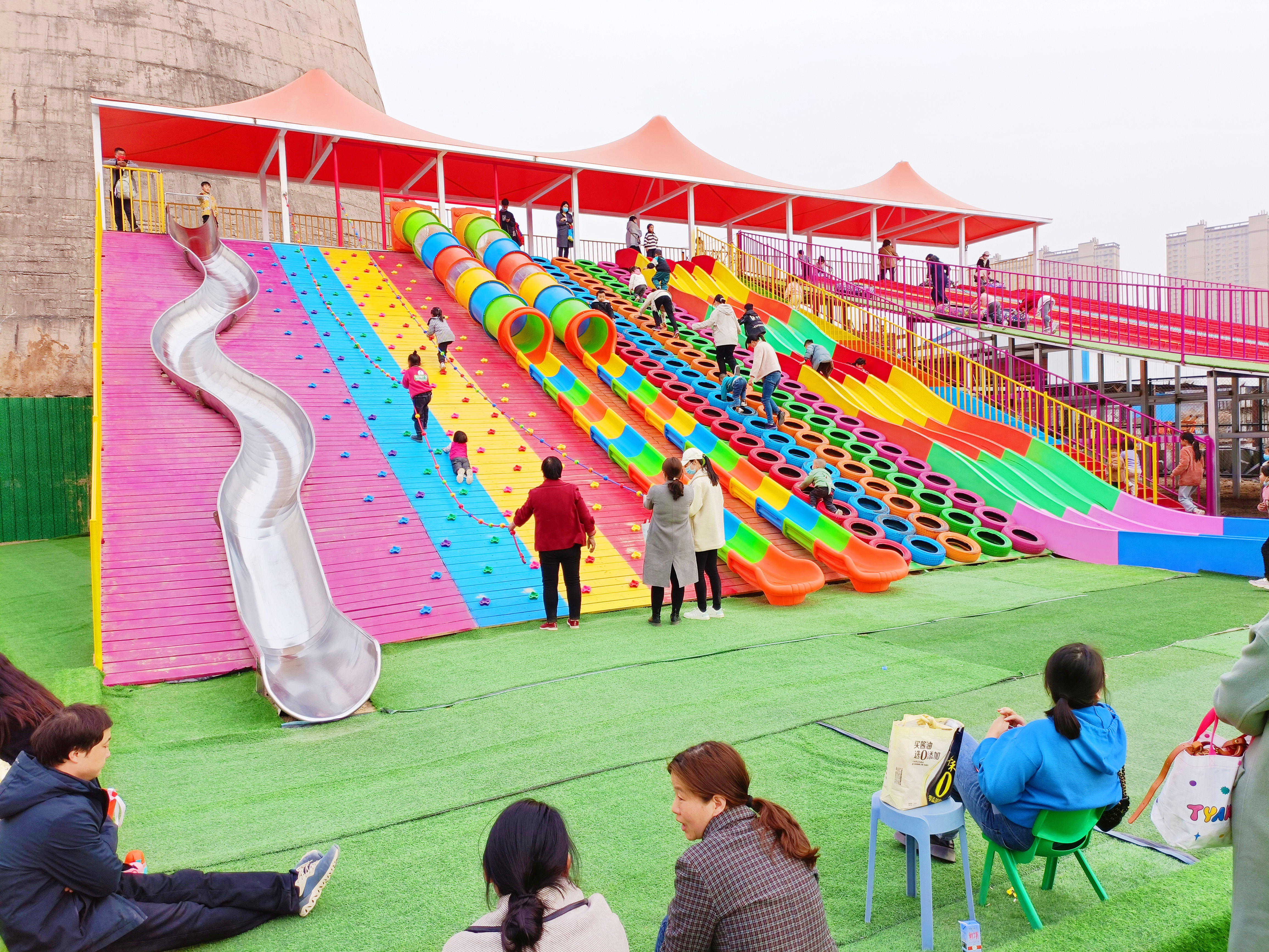 儿童无动力游乐园里的必备设备都有哪些