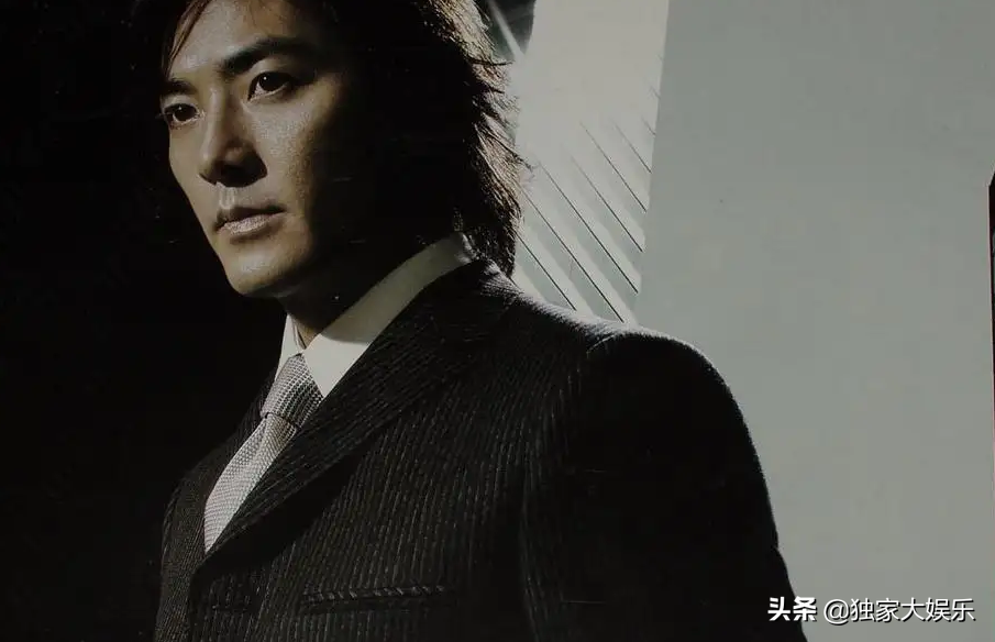 留长发却不娘的5位男明星，个个五官硬朗，野性又帅气