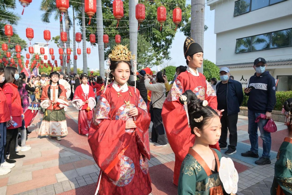 赏花灯 猜灯谜 非遗集市 民俗快闪 欢乐闹元宵“燃爆”香蜜公园