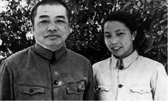 他位列十大元帅之一，却终生无后，一生历经三段悲情婚姻
