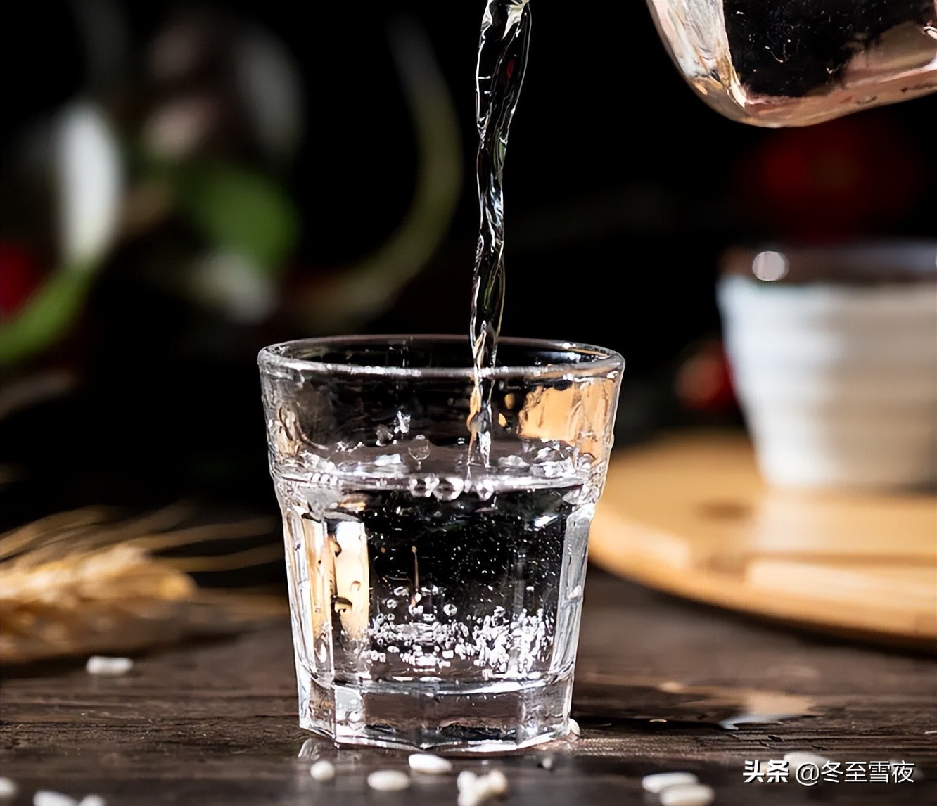 三伏天喝酒要注意什么？行家：務必牢記“2量”，正確喝酒好處多