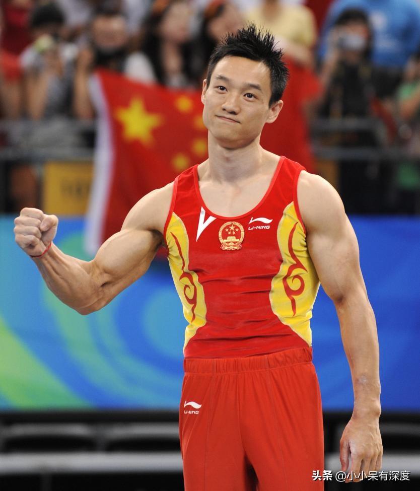 杨威晒照片，哇，小萌娃长成帅哥了！杨阳洋对双胞胎妹妹，特别好