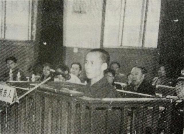 2001年，生意失败的他开始报复村民，导致80余人遇难