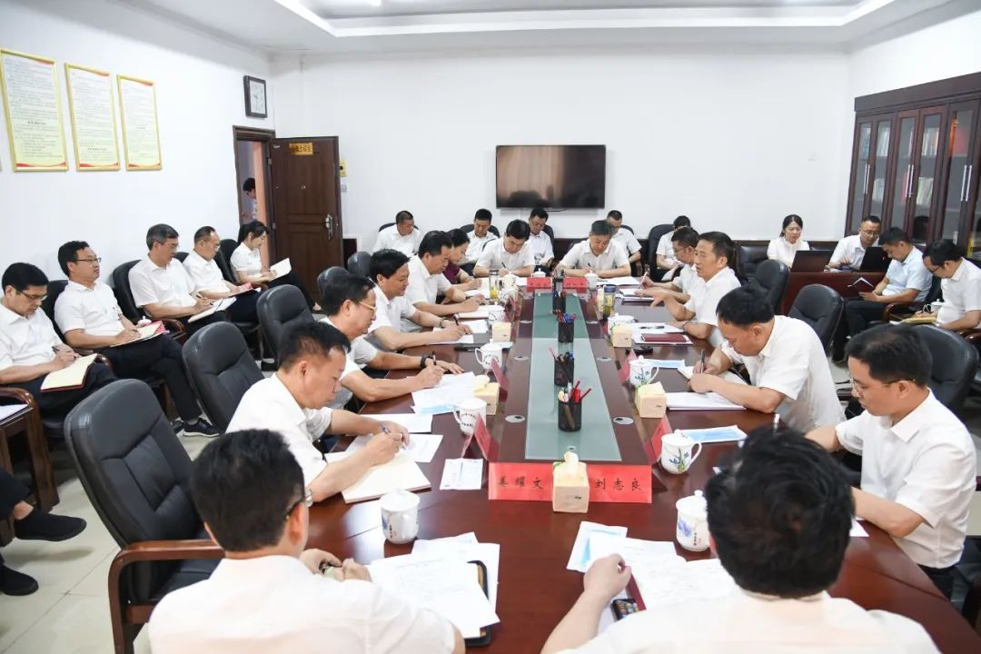 许忠建走访市人大常委会、市政府、市政协机关时强调 奋发图强 争先进位 齐心协力把怀化的工作做得更好