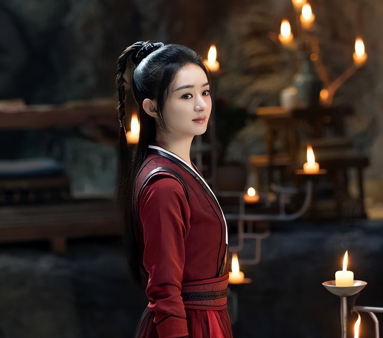 同样是“红衣造型”，杨幂娇俏像少女，赵丽颖霸气十足