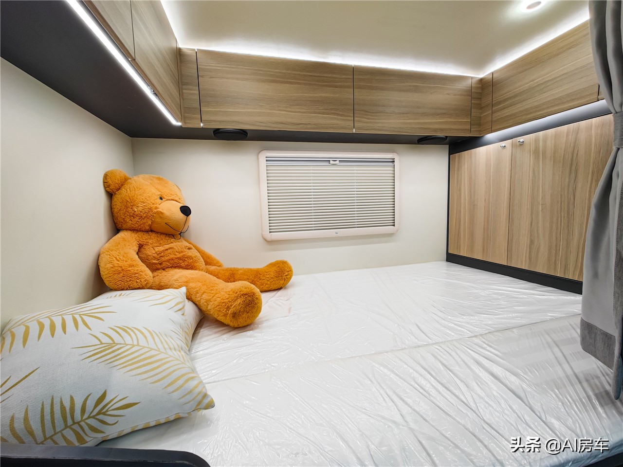 30w出头的2.8t上汽轻卡房车,满电连续用2天,车内像豪华私人影院